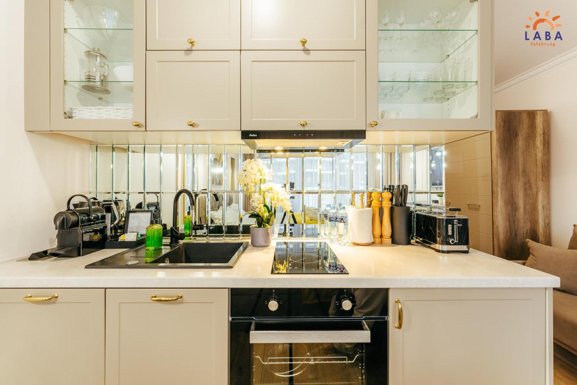 Laba Kolobrzeg Apartamenty Kasprowicza 20Ab ภายนอก รูปภาพ